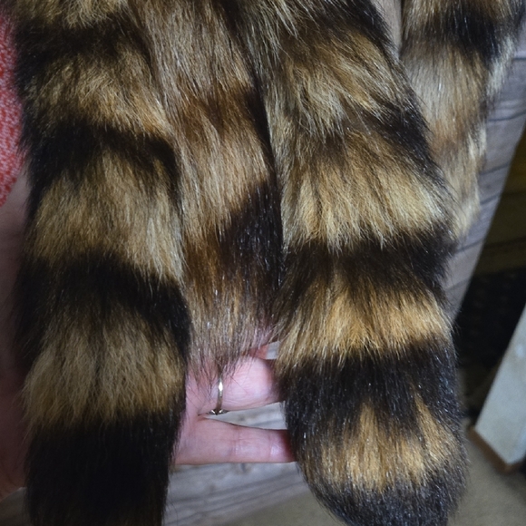 Racoon Fur Stole - Picture 4 of 5